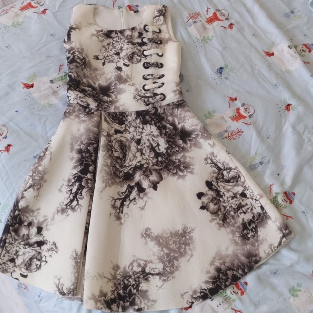 Girls dress